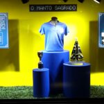 Entre gols e orações, exposição mostra a fé no ambiente do futebol