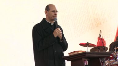Pregação de Padre Paulo Ricardo marca manhã de muito frio no PHN