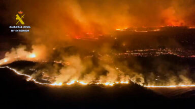 Imagens de drone mostram região norte da Espanha devastada pelo fogo