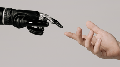 Padre sobre IA: tecnologia deve servir à pessoa; ninguém é descartável