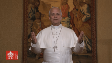 Papa aos jovens: “vocês devem ser a luz de Cristo em meio à escuridão”