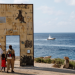 Papa visita monumentos dedicados a migrantes em Lampedusa
