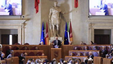 Declaração de Roma propõe compromisso sobre armas nucleares e IA