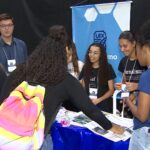Faculdade Canção Nova une empresas e alunos em feira de estágios