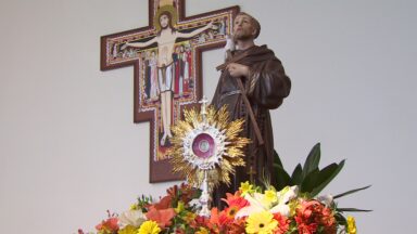 Santuário do Pai das Misericórdias acolhe relíquia franciscana