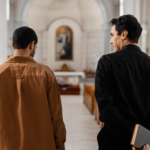 Quem pode ajudar no processo de discernimento vocacional?