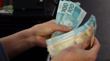 Endividamento das famílias atinge 80%, parcelas levam 29% da renda