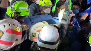 Após 36 horas, mulher é resgatada de escombros na Colômbia