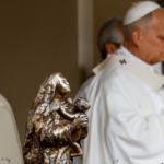 Papa: só o caminho do amor é o caminho da vida