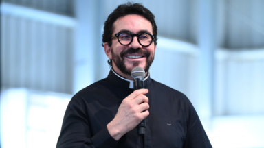 “Toda cura espiritual é fruto de conversão”, prega padre Fábio de Melo