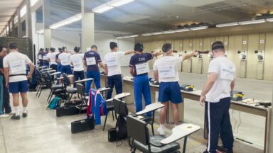 Cadetes e aspirantes participam de competição esportiva na AMAN