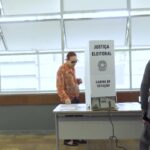 Mesmo com voto facultativo, idosos fazem questão de votar nas eleições