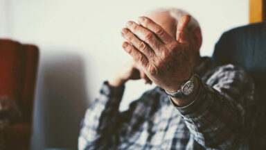 Alzheimer atinge 2,5 milhões no Brasil; veja sintomas e exames