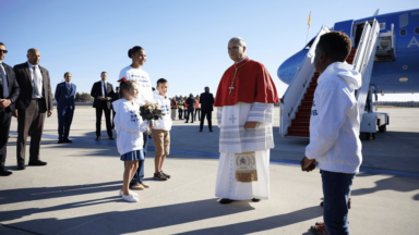 Papa Leão XIV já está na França para sua quinta viagem apostólica
