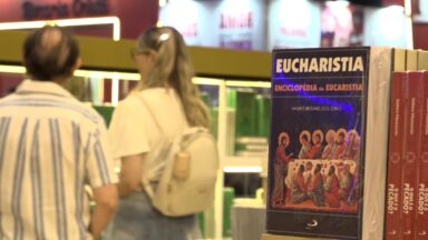 Na Bienal do Livro de SP, editoras católicas levam fé e evangelização