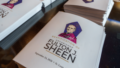 Veja como foi a beatificação do arcebispo Fulton Sheen