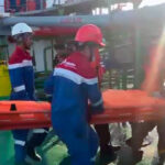 Indonésia procura 129 desaparecidos após navio virar