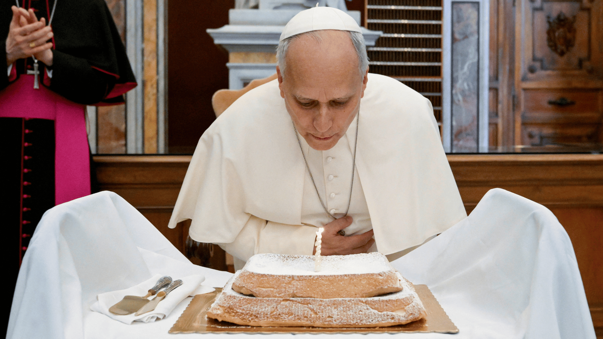 Photo: noticias.cancaonova.com Le Pape Léon XIV célèbre ses 71 ans et inaugure l'exposition AQVA