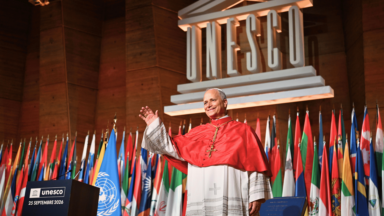 Papa na Unesco: educação para vencer medos e ciência a serviço da vida