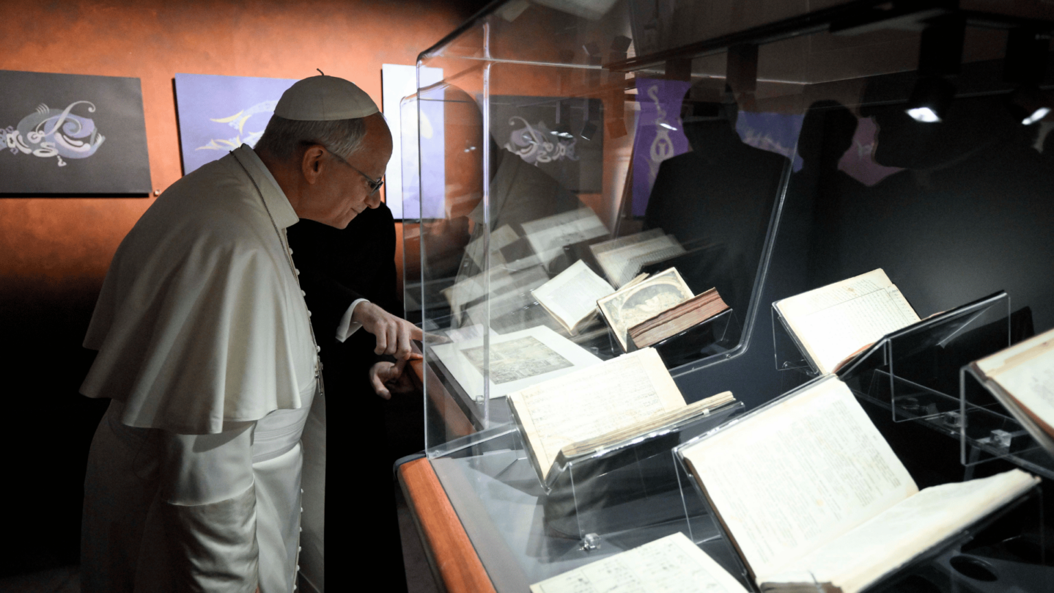 papa-leao-xiv-visita-biblioteca-apostolica-vaticana-14-setembro-9-2026-_-foto-vatican-media-catholic-press-photoipa-agency.netsipa-usa-via-reuters-1536x864.png