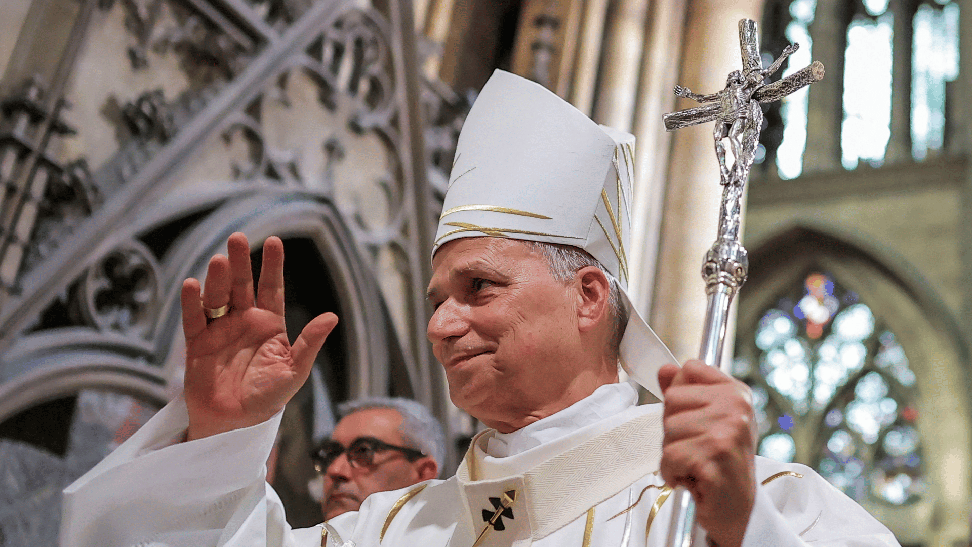 Papa durante procissão de entrada da Santa Missa desta segunda-feira, 28, na França.