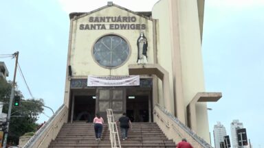 Fiéis celebram a festa da Padroeira dos Pobres e endividados