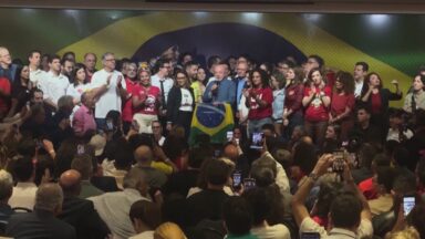 Lula vence eleição com 51,79% dos votos no segundo turno