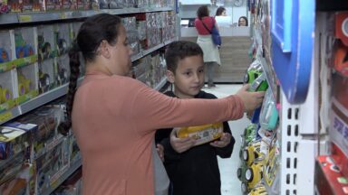 Veja como escolher brinquedos seguros para o Dia das Crianças