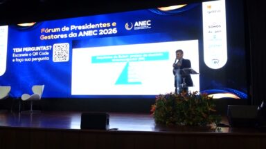 Fórum discute o uso da tecnologia no processo educativo