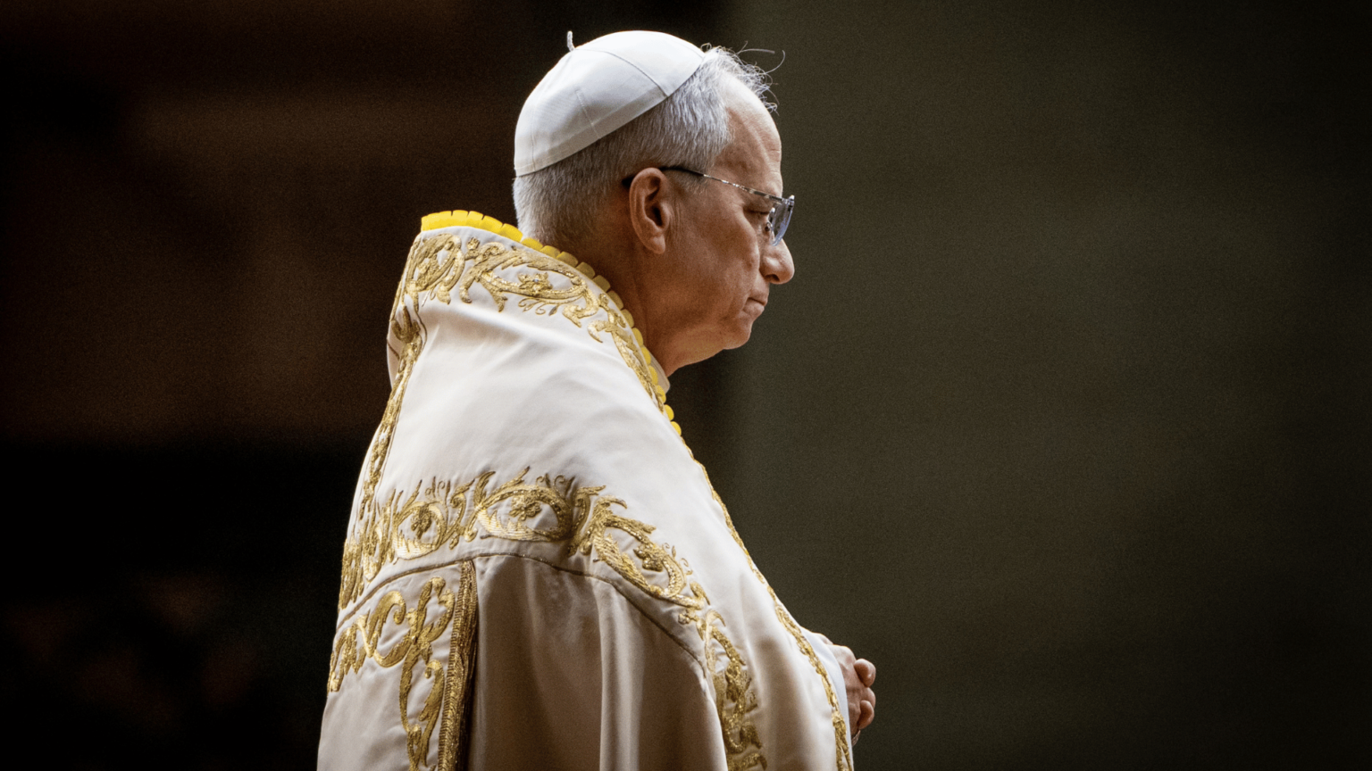 foto-neutra-papa-leao-xiv-de-perfil-serio-_-foto-stefano-costantino-sopa-images-via-reuters-connect-1536x864.png