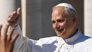 A oração é o fundamento da caridade, lembra Papa