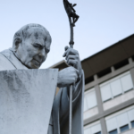 Cirurgia do Papa foi concluída com sucesso, informa Santa Sé