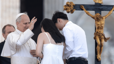 Papa a jovens: amor no matrimônio não é perfeito, mas cresce à luz da fé