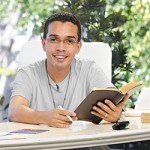 O segredo da felicidade é o amor que tudo crê, espera e suporta
