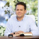 O Senhor nos conduz pelo caminho da verdade