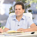 Ponha-se de prontidão, fique de pé e não tenha medo!