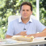 Não desista de ser feliz porque o Senhor está ao seu lado