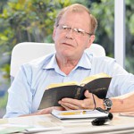 Aprenda a ficar em silêncio, pois Deus fala nele