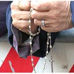 As bênçãos do céu passam pelas mãos que evangelizam