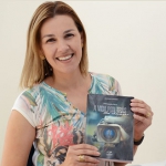 Paula Guimarães lança livro durante #hosana2014