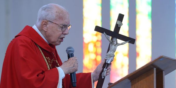 Na cruz, Jesus nos deu o maior exemplo de misericórdia_ Monsenhor Jonas Abib