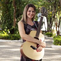 Adriana Gil participa do 'Bate-papo com o músico'
