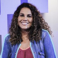 Eliana Ribeiro canta e ministra oração com a música Barco a Vela