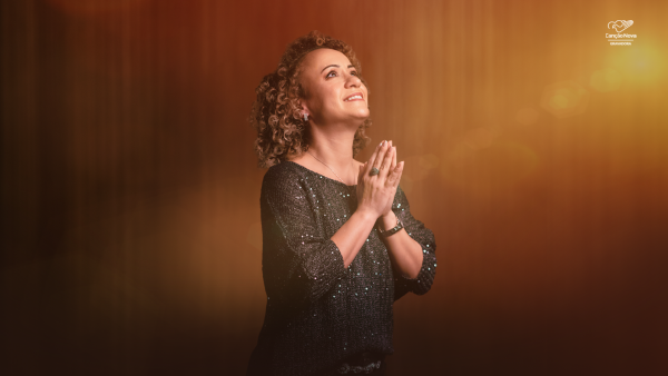 O single "Colo de Mãe" é o novo lançamento da cantora Ana Lúcia