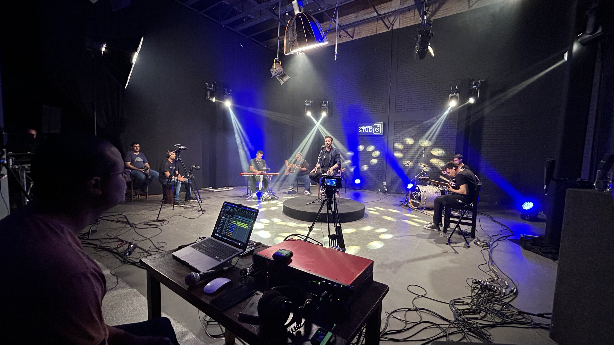 Bastidores da Gravação do Acústico Tony Allysson | Foto: Gravadora Canção Nova