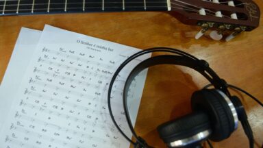 De olho na liturgia e na música: ambas devem caminhar juntas