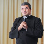 AO VIVO: Pregação com padre Roger Luís