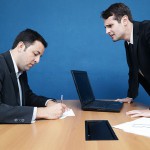 No trabalho, você reclama ou conversa?