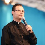 AO VIVO: padre Arlon prega no PHN