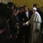 Papa Francisco faz visita de cortesia ao presidente do Equador